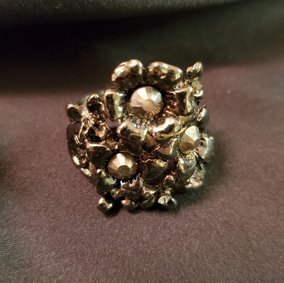 Jewelry - 4/$20 Adjustable Fashion Ring